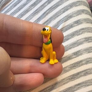 Disney Collector Packs Park Series 1 Pluto  “RETIRED”